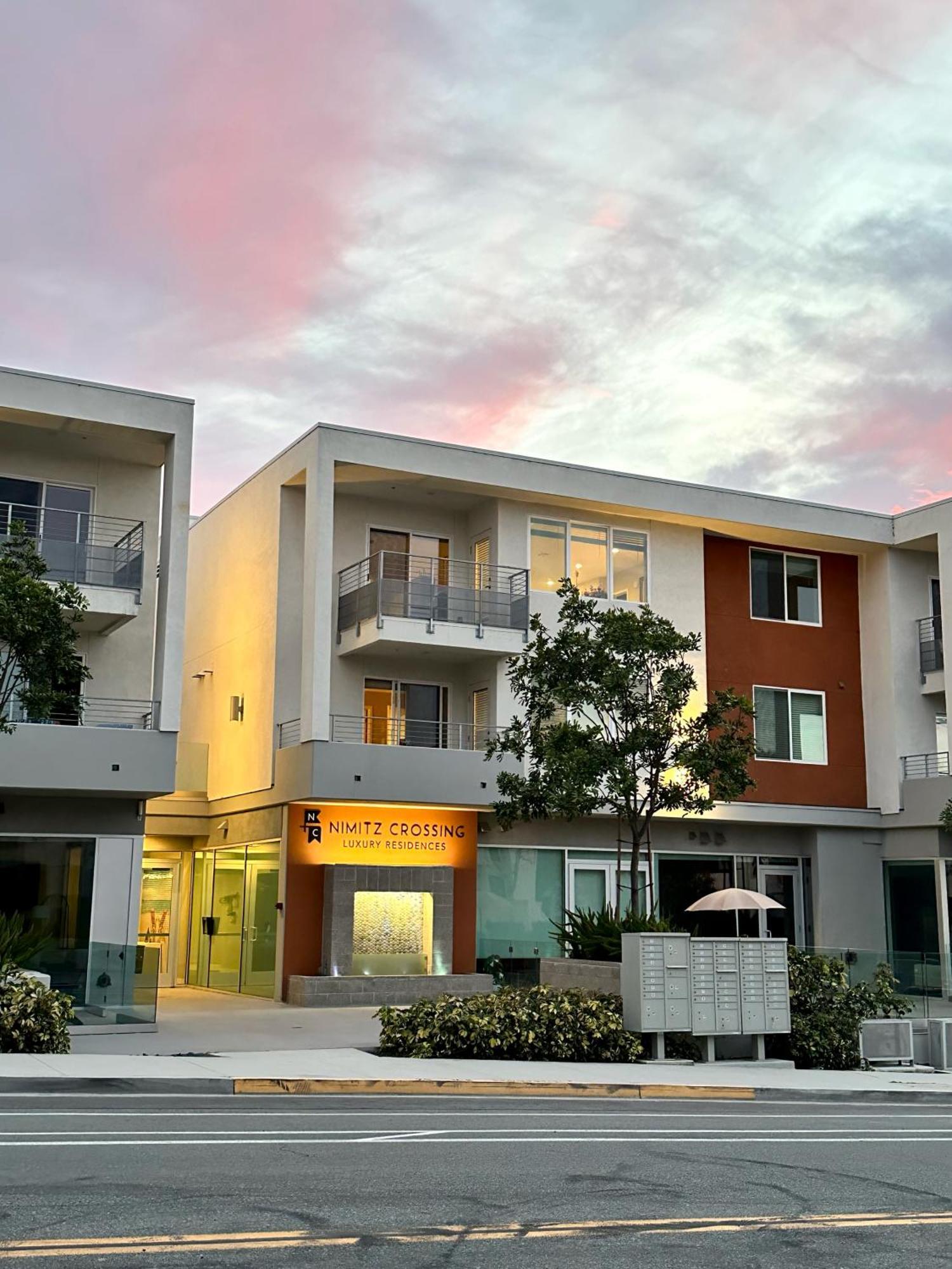 Nimitz Crossing Luxury Residences San Diego Exterior photo